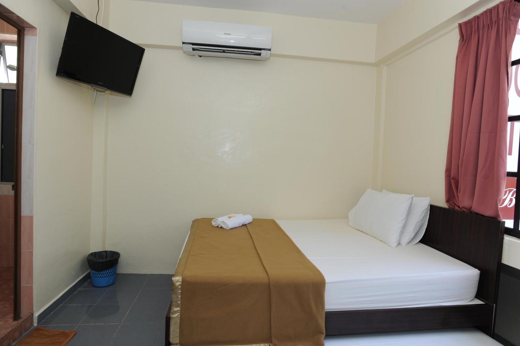 Broadway Budget Hotel George Town Room photo