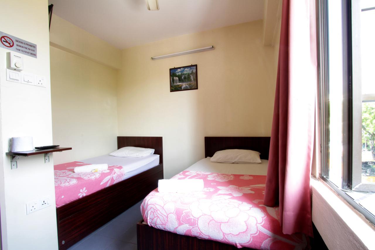 Broadway Budget Hotel George Town Room photo