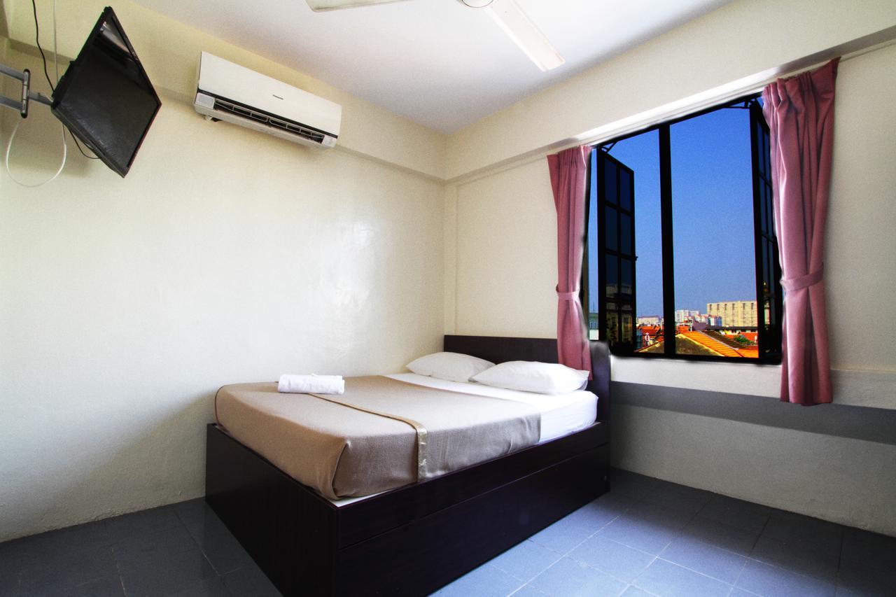 Broadway Budget Hotel George Town Room photo